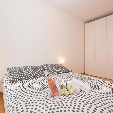 Benacus E4 Apartment By Wonderful Italy Sirmione Dış mekan fotoğraf